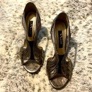 Nina New York, beautiful set of peep toe heels.